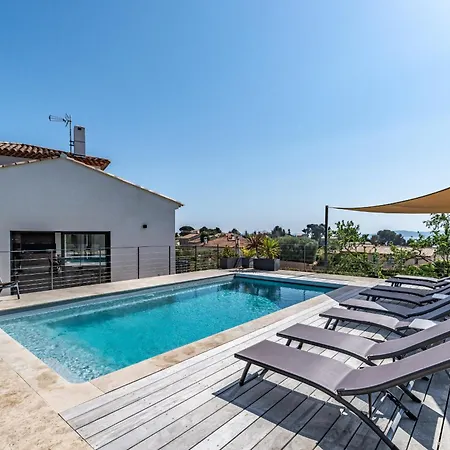 Camille Piscine Vue *